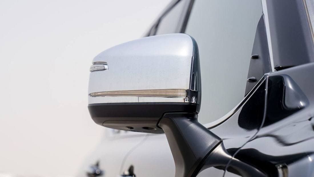 2025 Toyota Land Cruiser VXR thumbnail 4