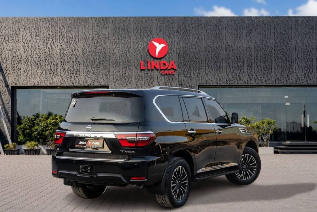2023 Nissan Patrol SE TITANIUM thumbnail 6