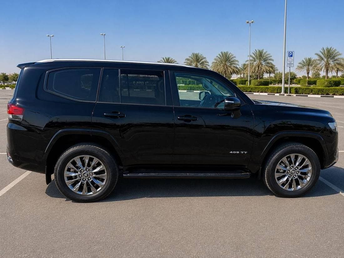 2022 Toyota Land Cruiser VXR thumbnail 3