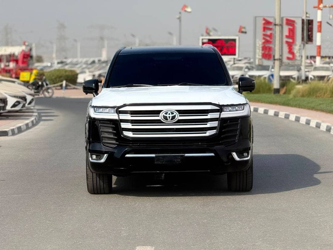 2019 Toyota Land Cruiser GXR thumbnail 3