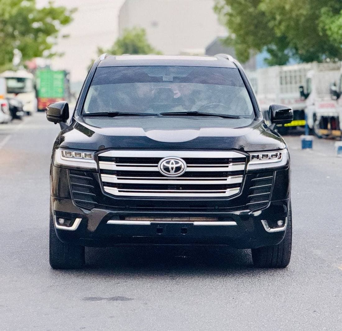 2011 Toyota Land Cruiser GXR thumbnail 2