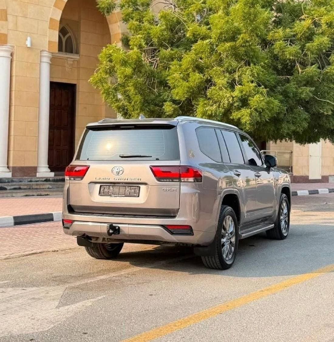 2022 Toyota Land Cruiser GXR thumbnail 3