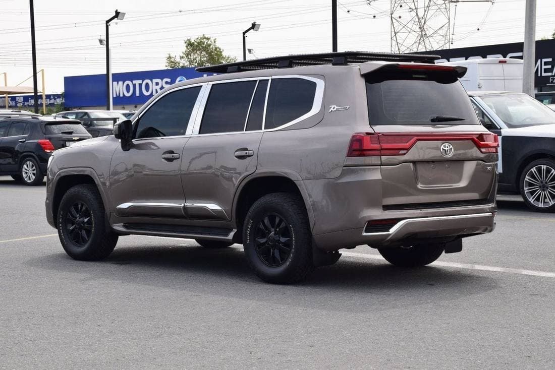 2015 Toyota Land Cruiser thumbnail 5