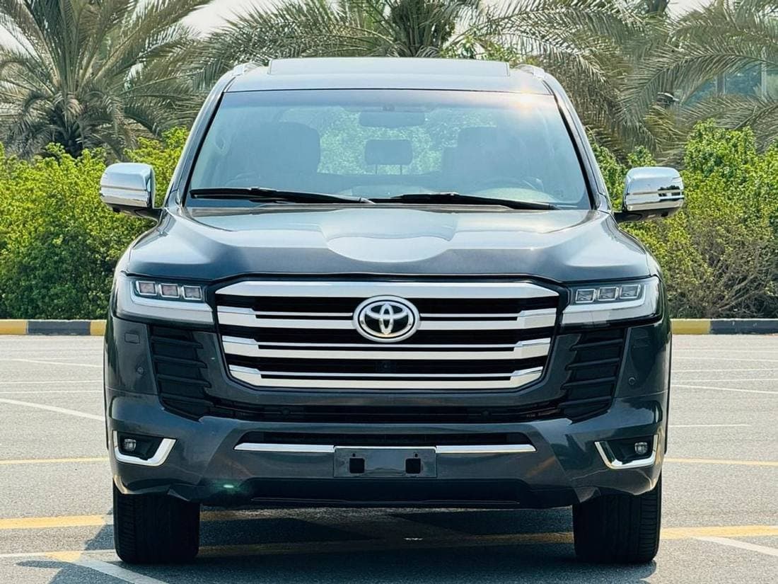 2018 Toyota Land Cruiser VXR thumbnail 6