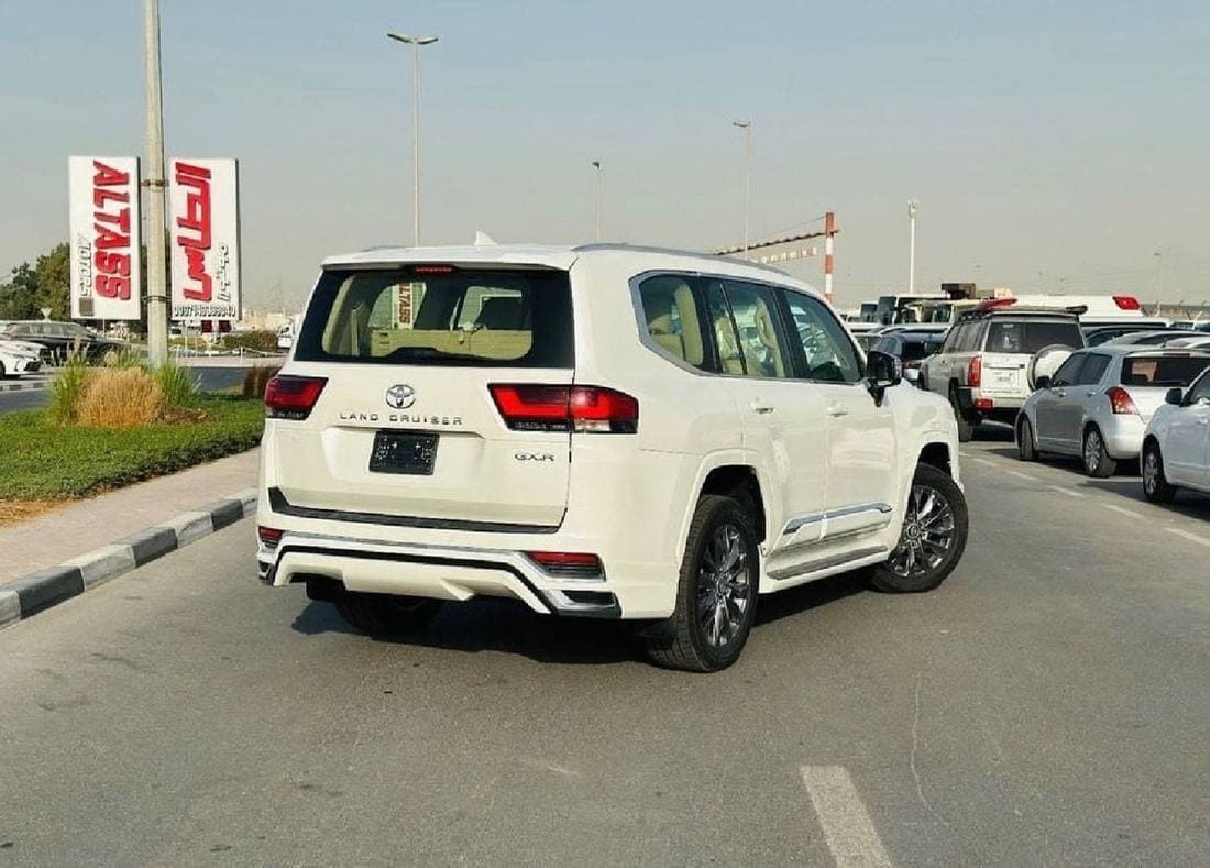 2022 Toyota Land Cruiser GXR thumbnail 3