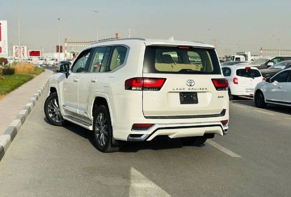 2022 Toyota Land Cruiser GXR thumbnail 4