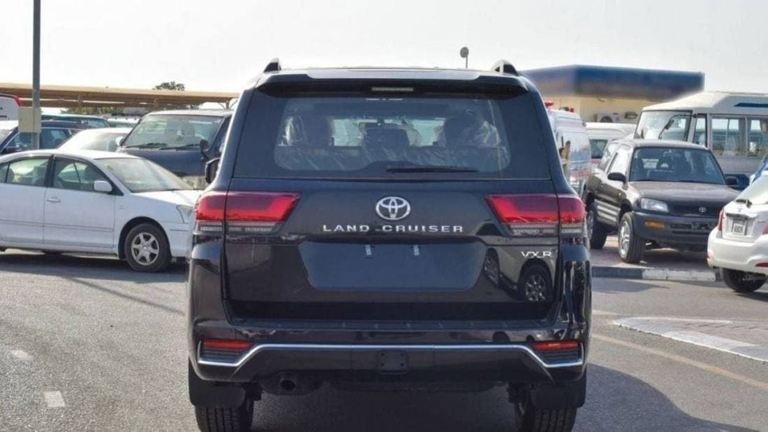 2025 Toyota Land Cruiser VXR thumbnail 4