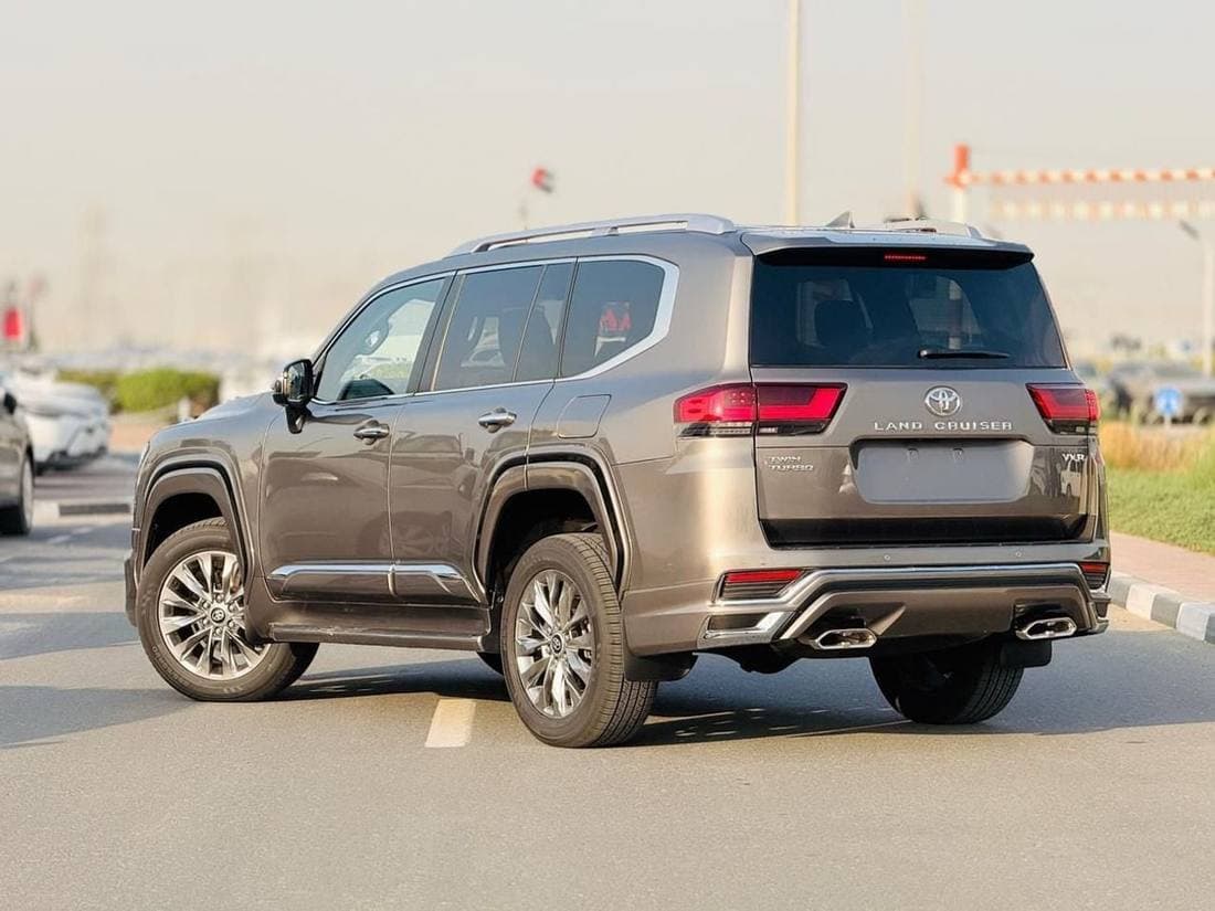 2023 Toyota Land Cruiser VXR thumbnail 4