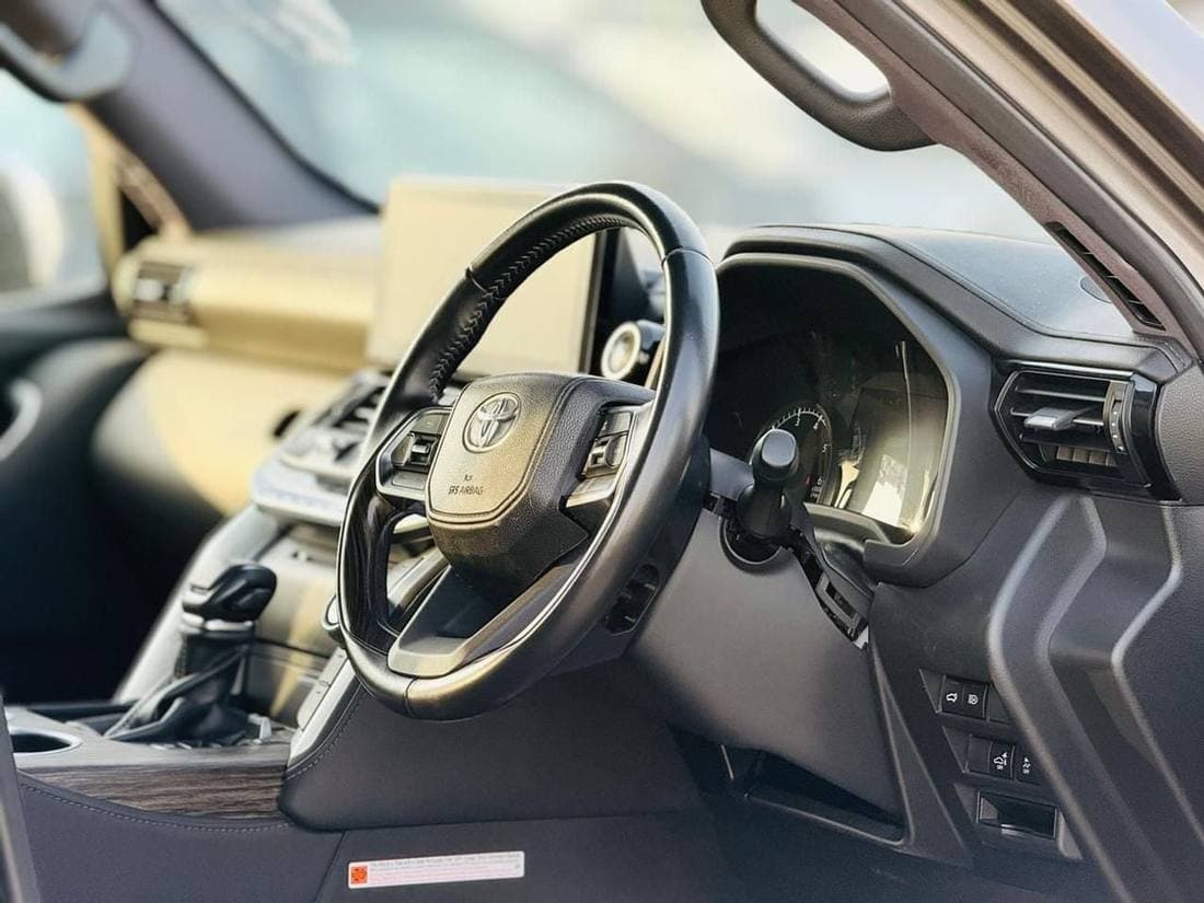2023 Toyota Land Cruiser VXR thumbnail 8
