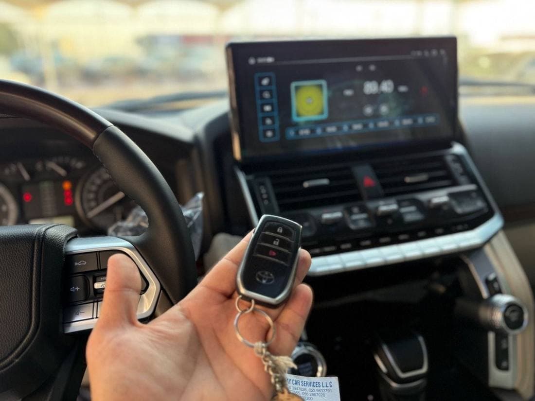 2018 Toyota Land Cruiser VXR thumbnail 8