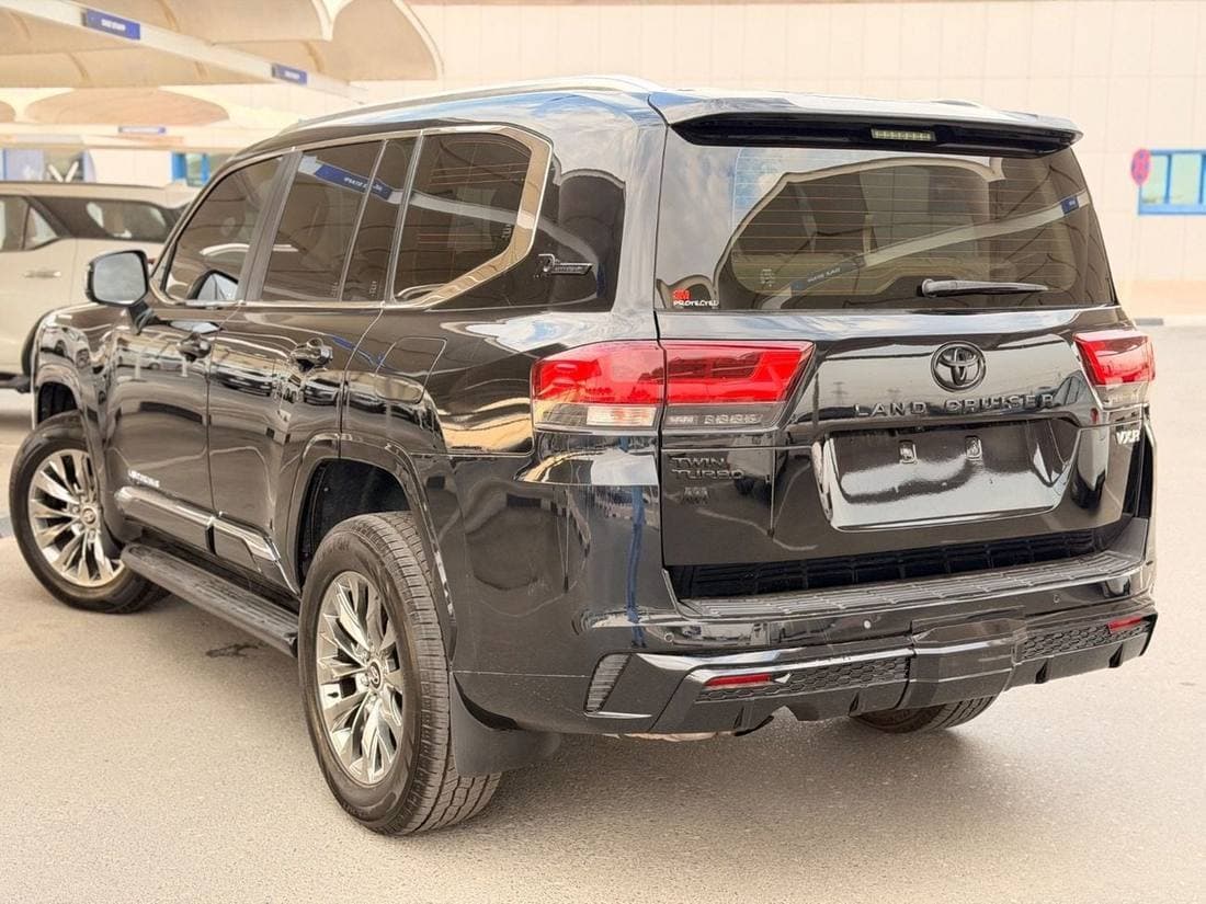2023 Toyota Land Cruiser GXR thumbnail 6