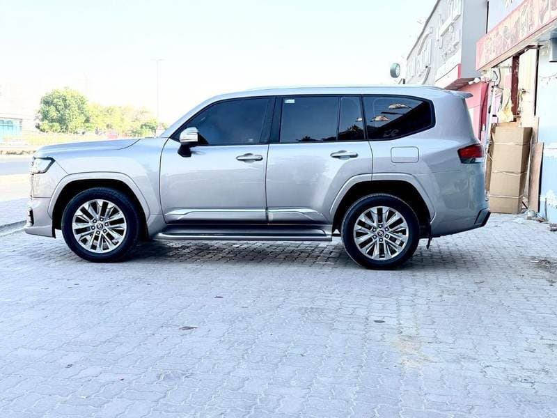 2022 Toyota Land Cruiser GXR thumbnail 6