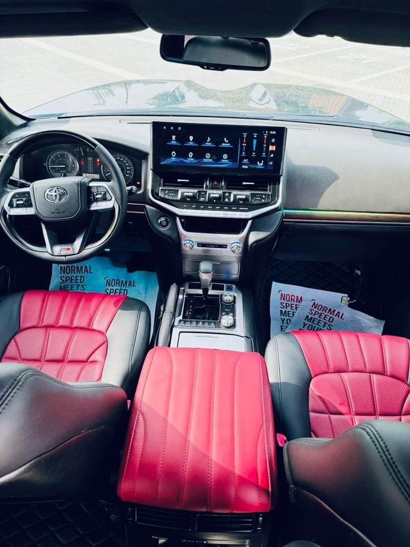 2019 Toyota Land Cruiser GXR thumbnail 8