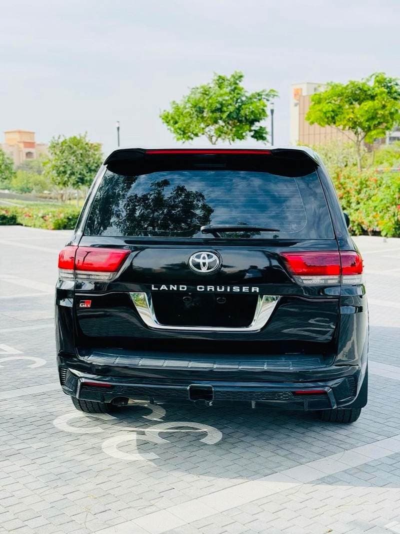 2019 Toyota Land Cruiser GXR thumbnail 5