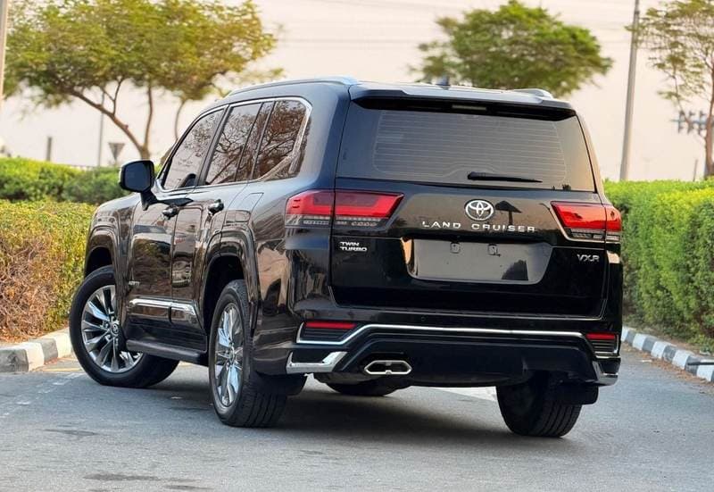 2022 Toyota Land Cruiser VXR thumbnail 4