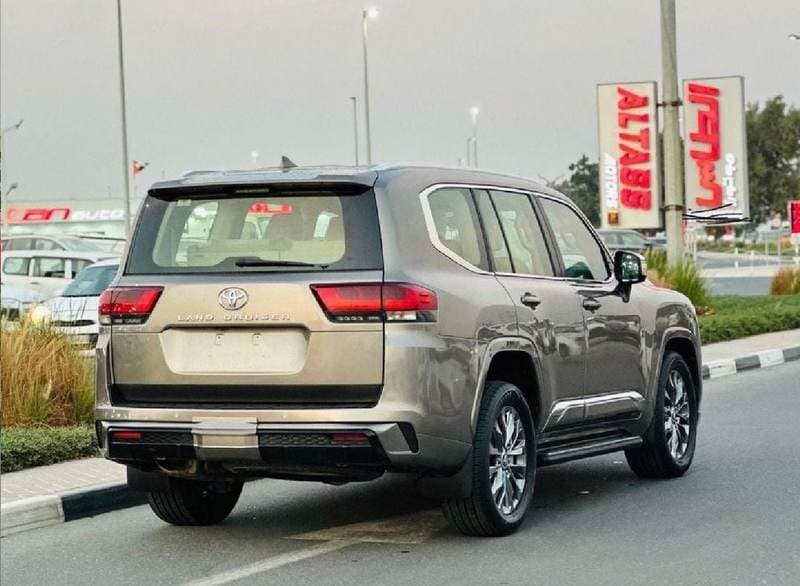2022 Toyota Land Cruiser GXR thumbnail 4