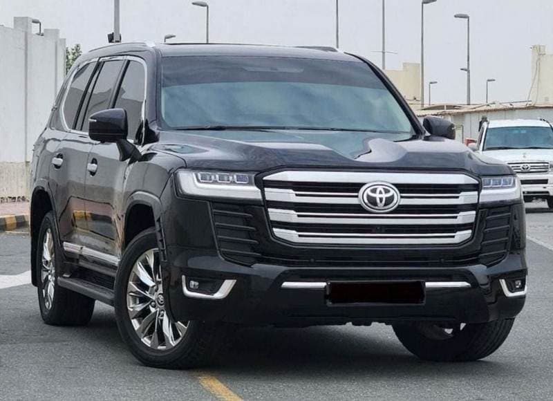 2018 Toyota Land Cruiser thumbnail 2