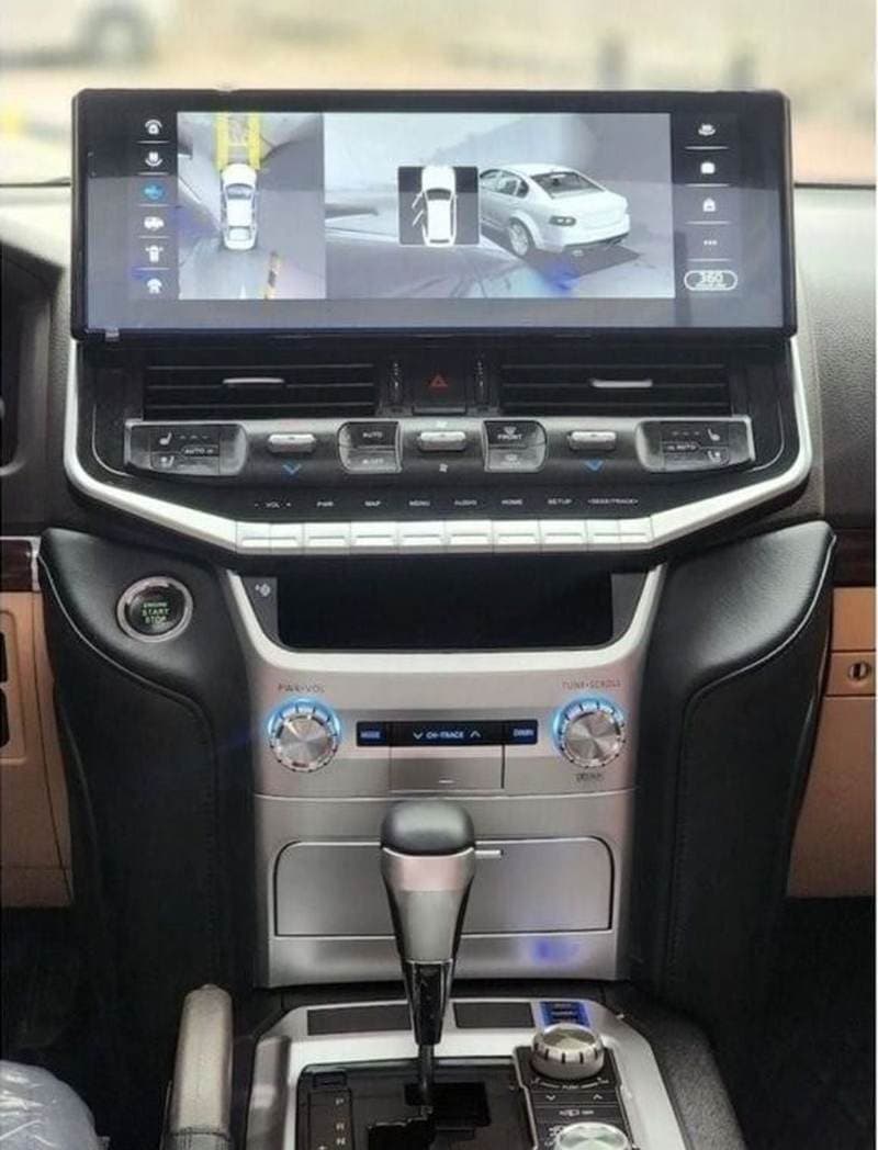 2018 Toyota Land Cruiser thumbnail 8
