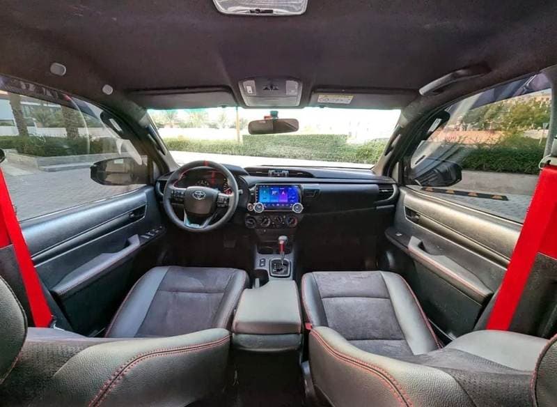 2021 Toyota Hilux thumbnail 4