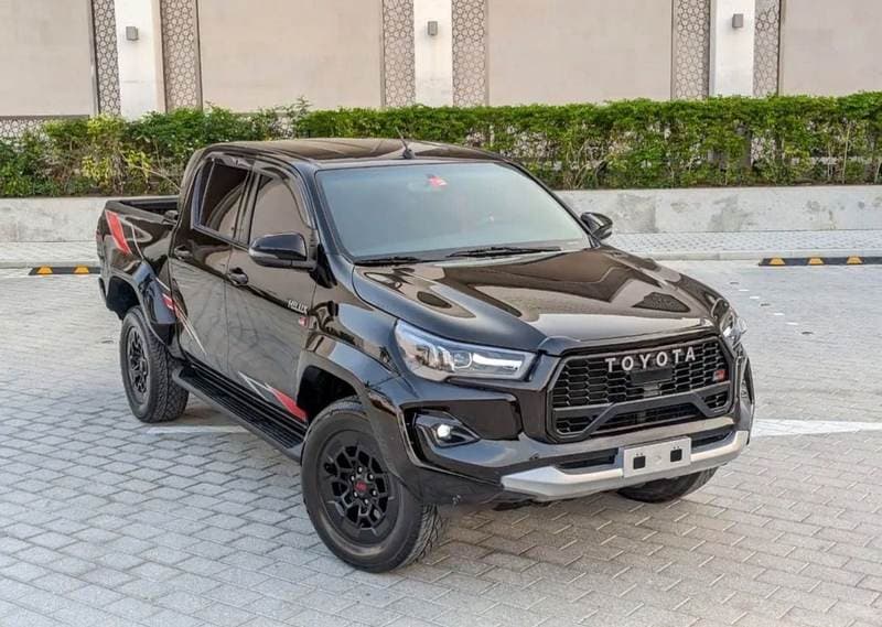 2021 Toyota Hilux thumbnail 2