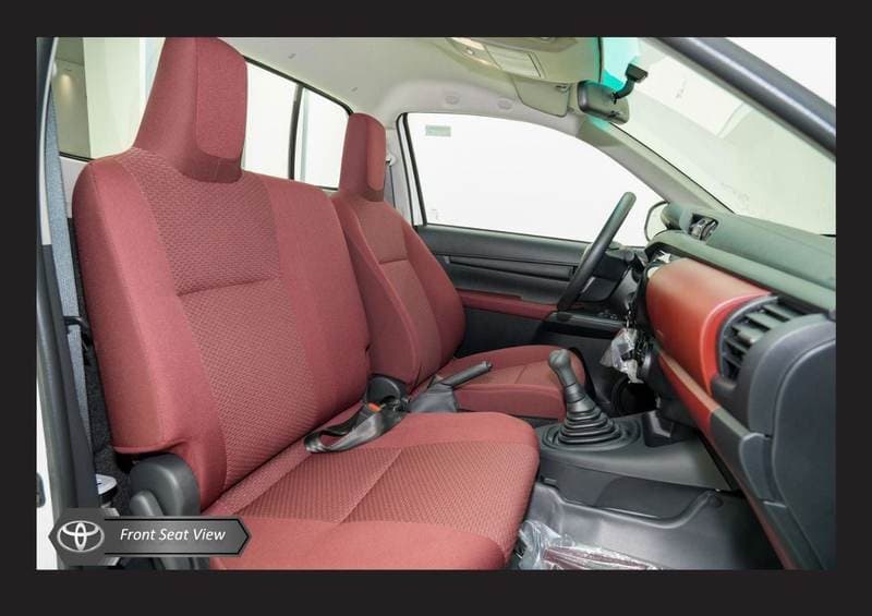 2026 Toyota Hilux GL thumbnail 8