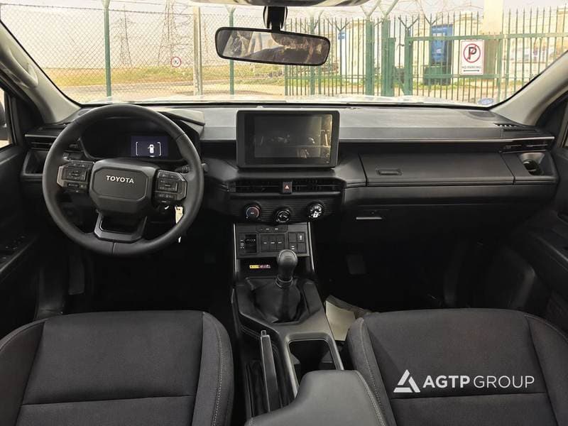 2026 Toyota Hilux DX thumbnail 6