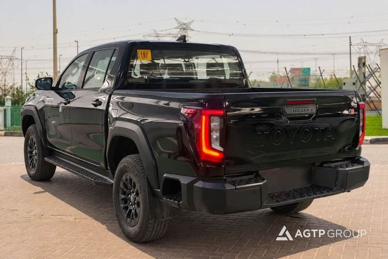 2026 Toyota Hilux DX thumbnail 3