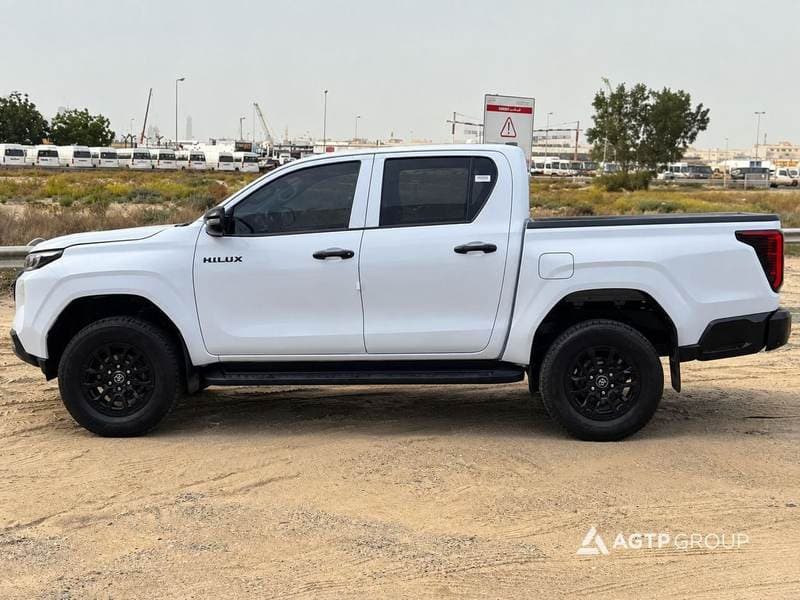 2026 Toyota Hilux DX thumbnail 3