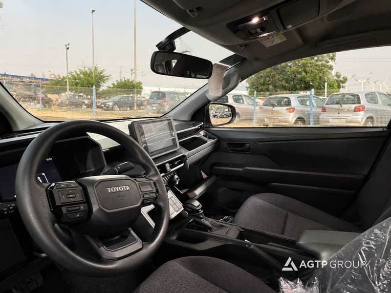 2026 Toyota Hilux DX thumbnail 6