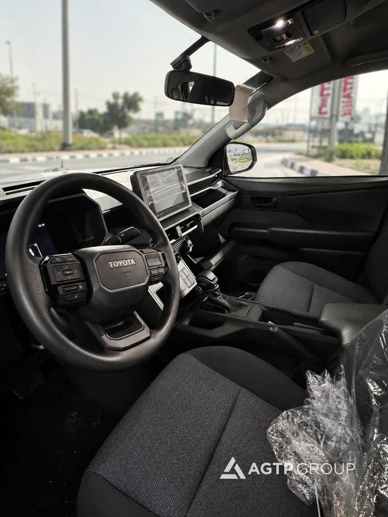 2026 Toyota Hilux DX thumbnail 6