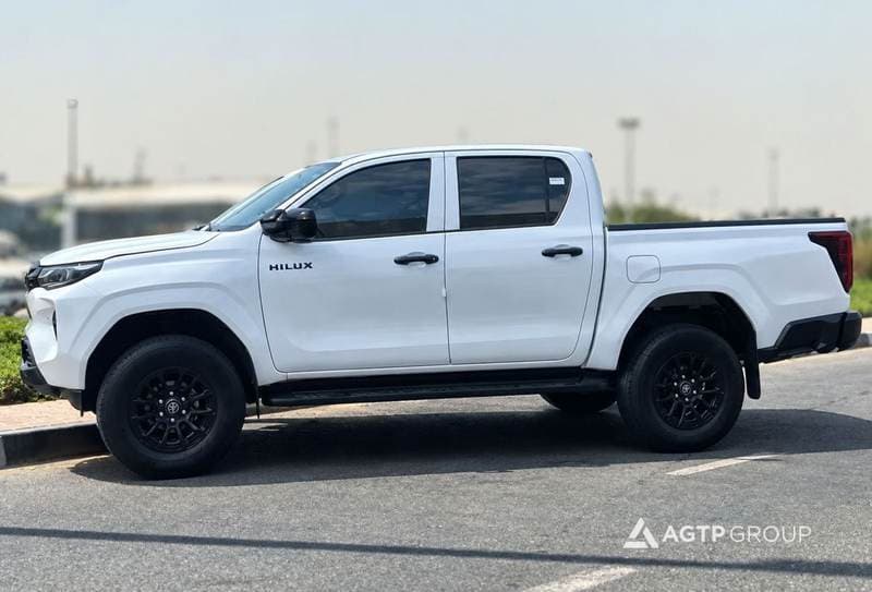 2026 Toyota Hilux DX thumbnail 3