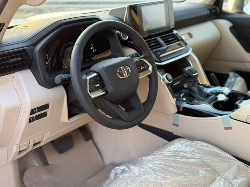 2026 Toyota Land Cruiser GXR thumbnail 8