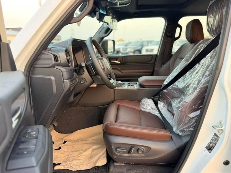2026 Toyota Land Cruiser EXR thumbnail 4