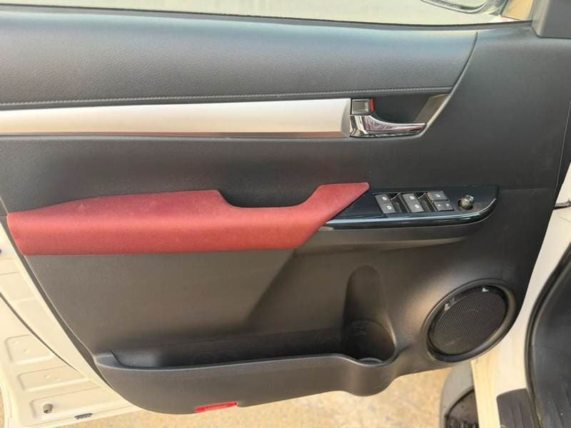 2026 Toyota Hilux GLX thumbnail 5