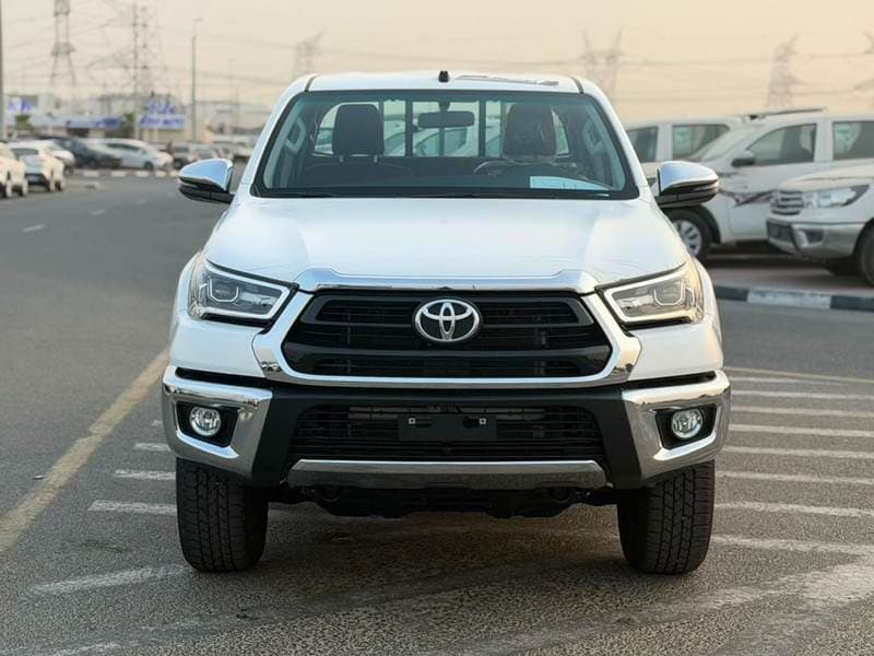 2026 Toyota Hilux GLX thumbnail 2