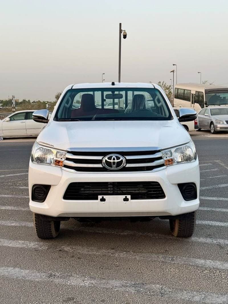 2026 Toyota Hilux GLX thumbnail 2