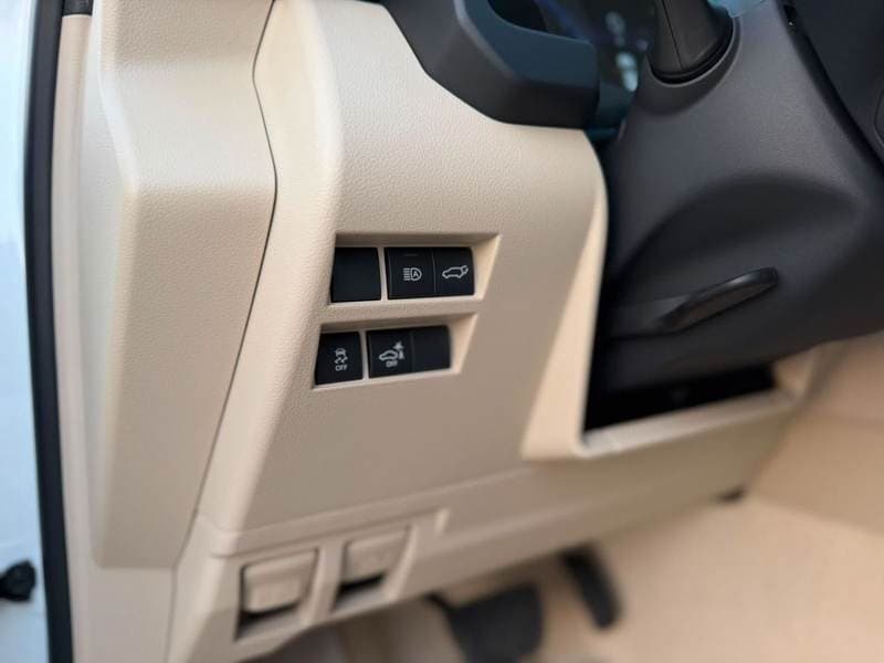 2026 Toyota Land Cruiser VXR thumbnail 7