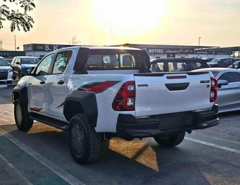 2025 Toyota Hilux GR SPORT thumbnail 6