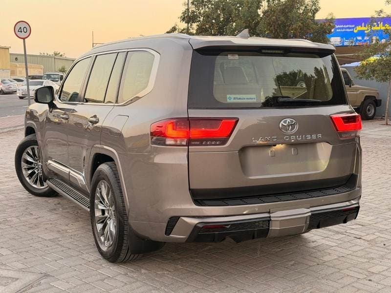 2023 Toyota Land Cruiser GXR thumbnail 3