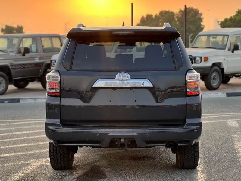 2024 Toyota 4Runner thumbnail 4