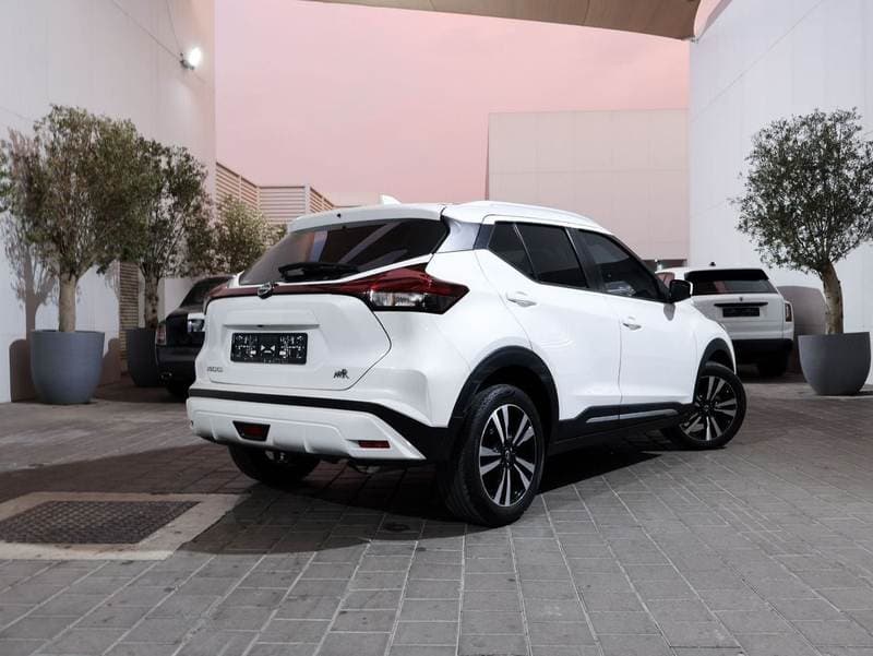 2024 Nissan Kicks SV thumbnail 4