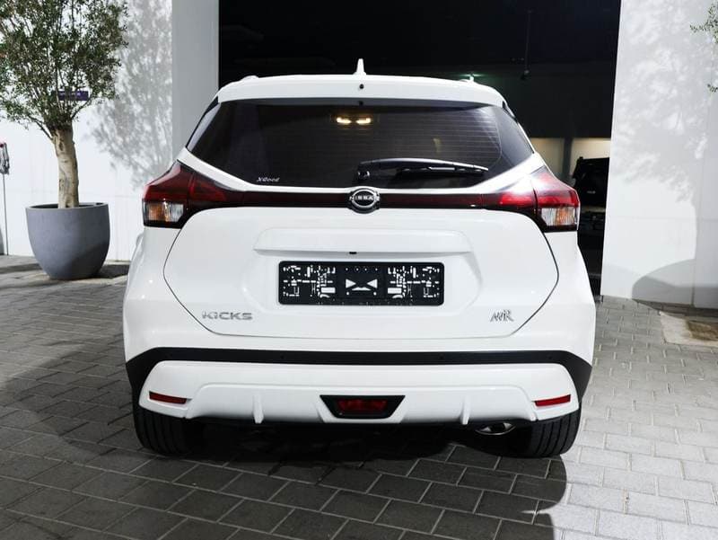 2024 Nissan Kicks SV thumbnail 5