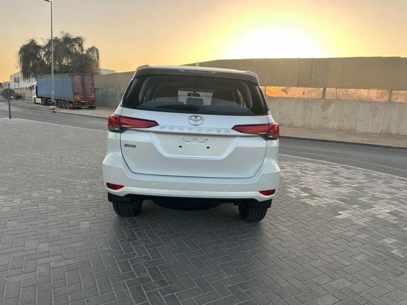 2023 Toyota Fortuner EXR thumbnail 6