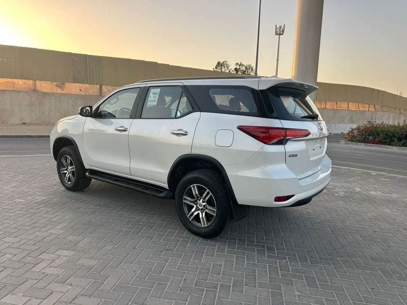 2023 Toyota Fortuner EXR thumbnail 4