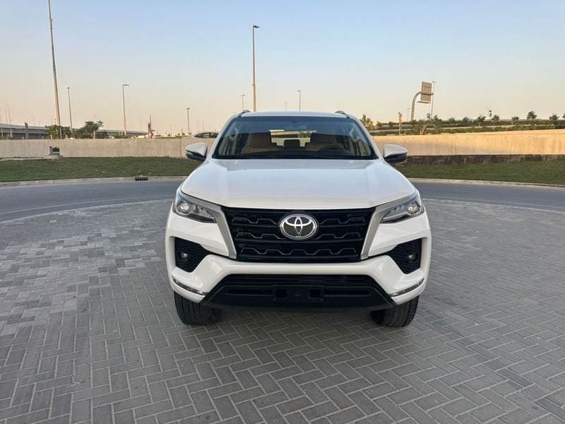 2023 Toyota Fortuner EXR thumbnail 3