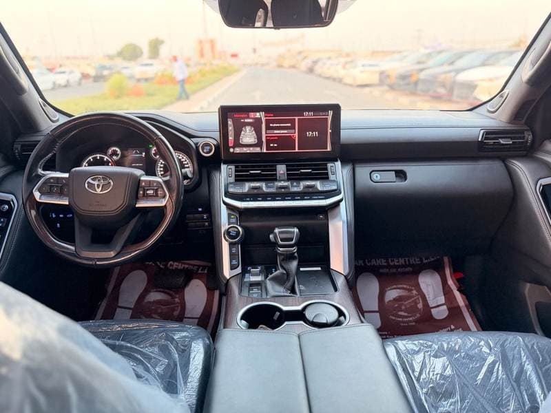 2023 Toyota Land Cruiser VXR thumbnail 8