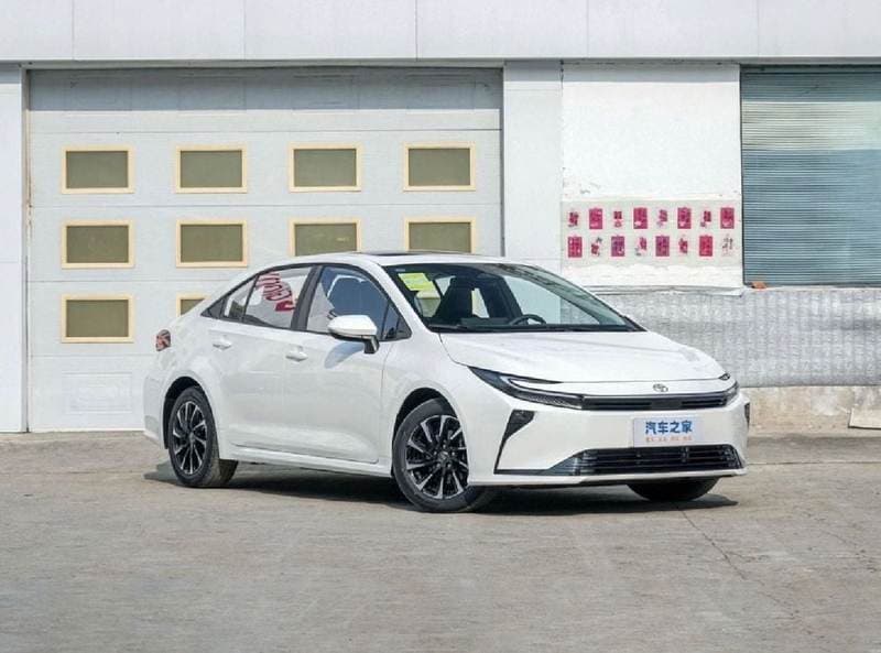 2026 Toyota Corolla XLI HEV thumbnail 5