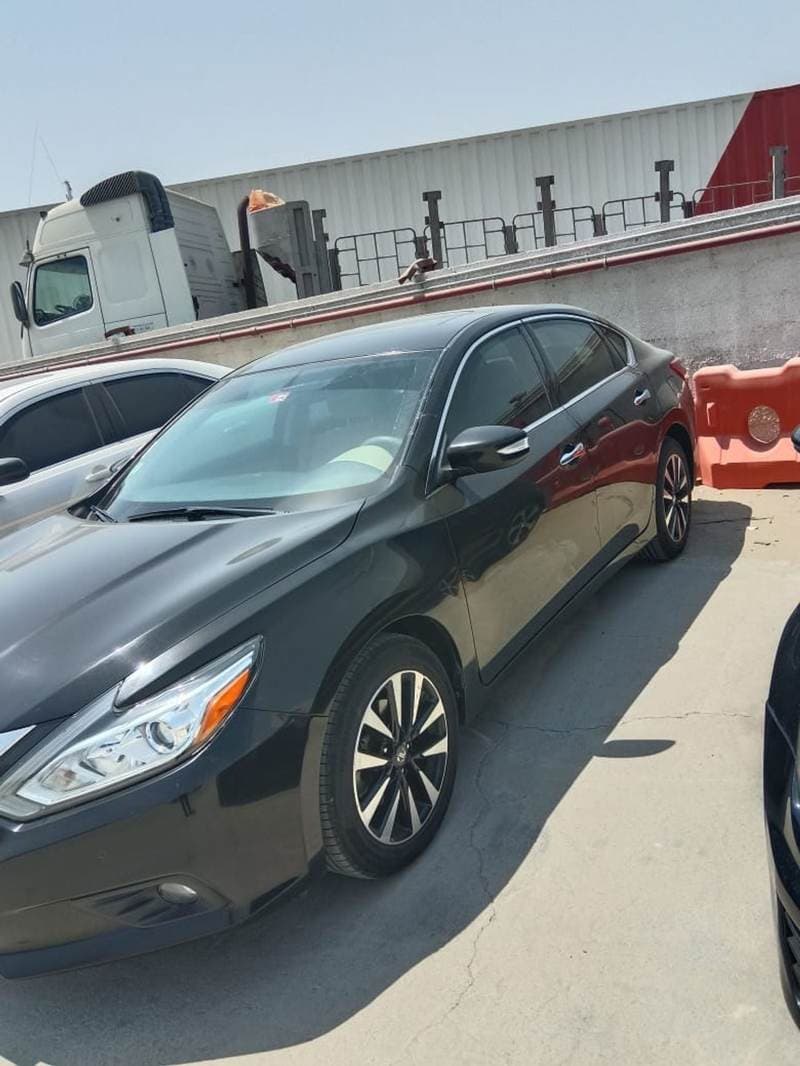 2018 Nissan Altima SL thumbnail 2