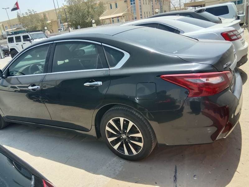 2018 Nissan Altima SL thumbnail 6