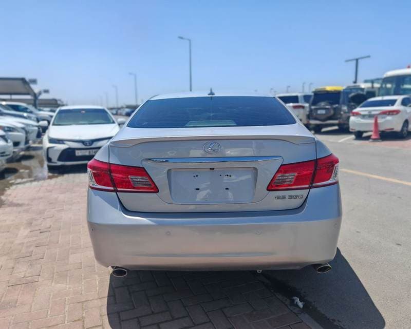 2011 Lexus ES350 BASE thumbnail 2